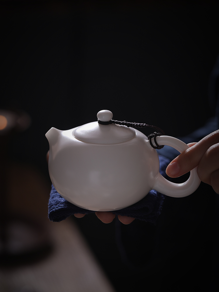 Jiangnan past China white porcelain tea set suit kung fu tea cup tea suet jade teapot 6 people