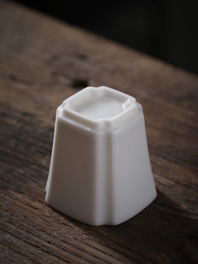 Jiangnan past dehua white porcelain teacup suet jade China ceramic kung fu tea set a single sample tea cup small square cup