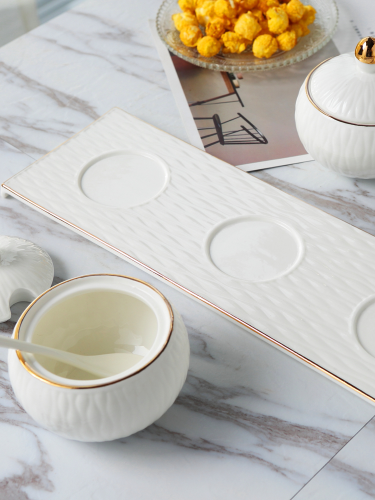 Jingdezhen seasoning as cans creative kitchen condiment box of salt shaker European - style ceramics seasoning bottles three suits for