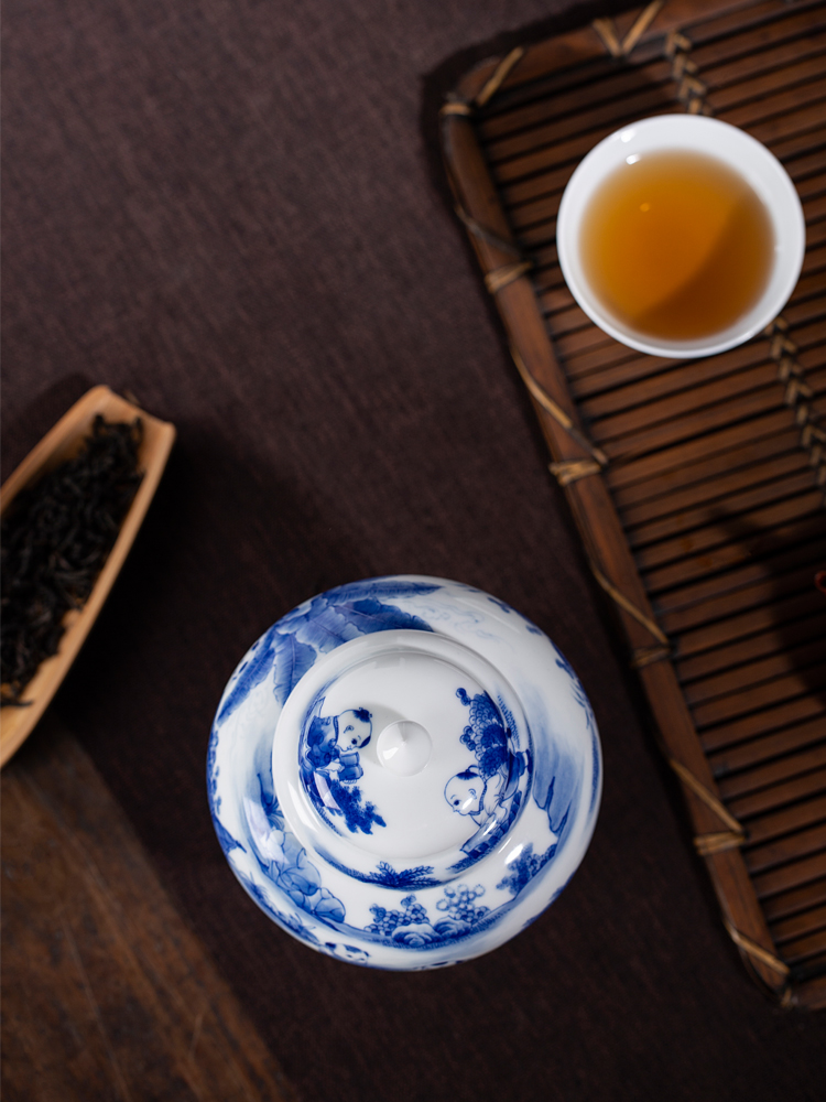 Jingdezhen blue and white porcelain hand - made caddy fixings sealed tank half jins installed under the glaze color the lad pu 'er tea storage tanks