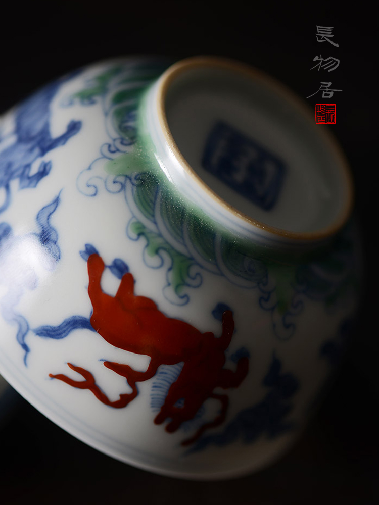 Offered home - cooked at flavour hand - made jingdezhen blue and white color bucket hippocampal grain ceramic cups checking porcelain tea cups