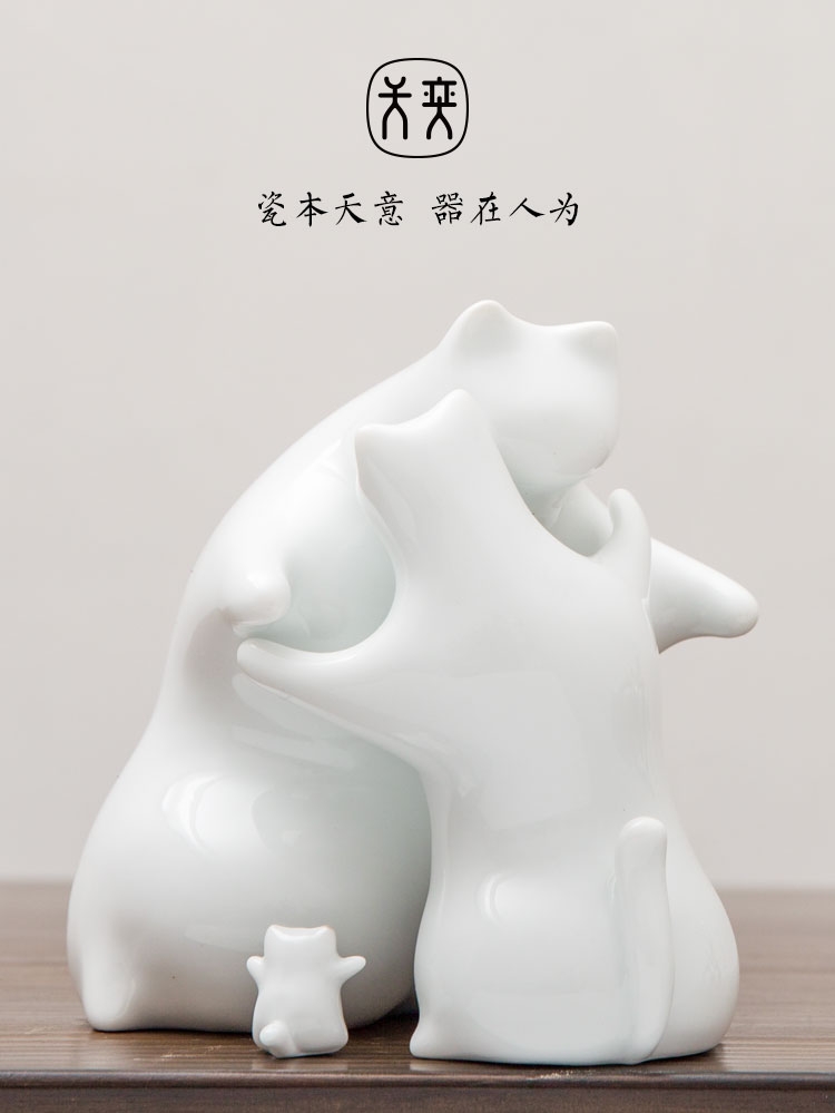Hug the cat days yi ceramics furnishing articles ornaments creative surprise wedding anniversary present for his wife daughter - in - law anniversary