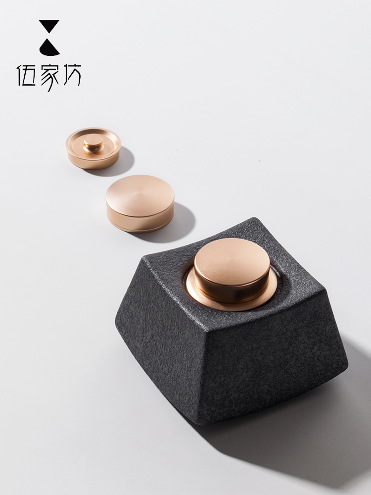 The Wu family fang ceramic tea pot metal cover POTS seal tea boxes portable porcelain jar with cover household