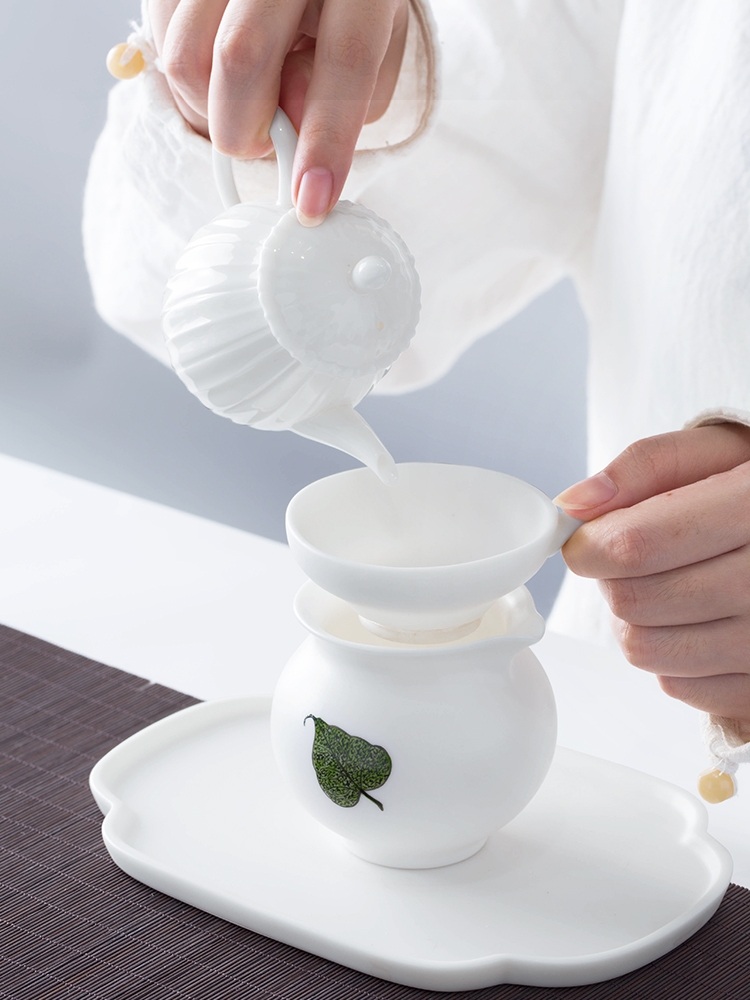 And creation of dehua white porcelain) tea strainer ceramic tea tea strainer creative kung fu tea set insulation parts