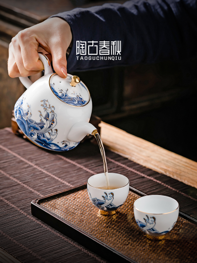 Treader fuels the teapot filtering the home of kung fu tea tea ware jingdezhen ceramics craft teapot is large