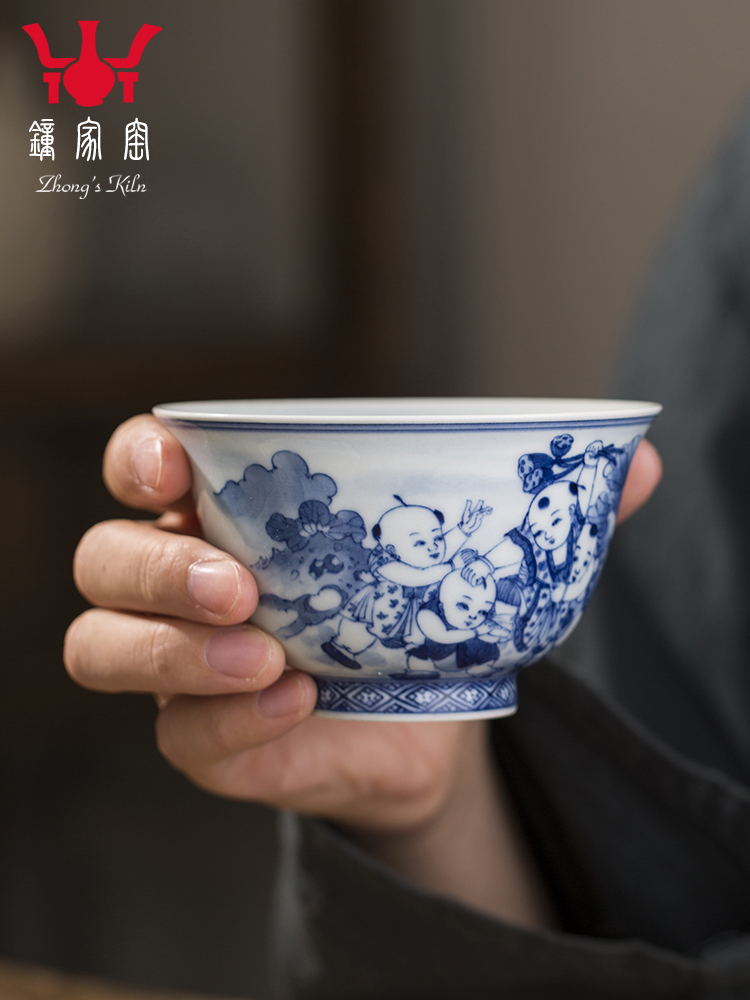 Clock home up jingdezhen blue and white maintain master cup all hand craftsman individual single hand picking lotus tong qu tea cup