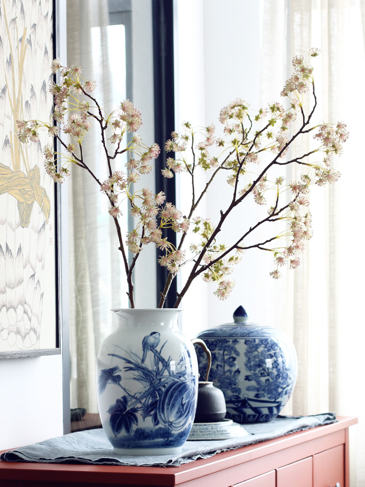 On the smell of finches jingdezhen blue and white porcelain vases, ceramic furnishing articles clear soup WoGuo new Chinese style villa living room decoration
