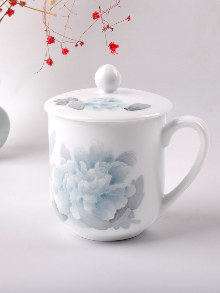 The red guanyao porcelain gifts cup under The liling glaze color hand - made porcelain cup with cover ceramic office keller