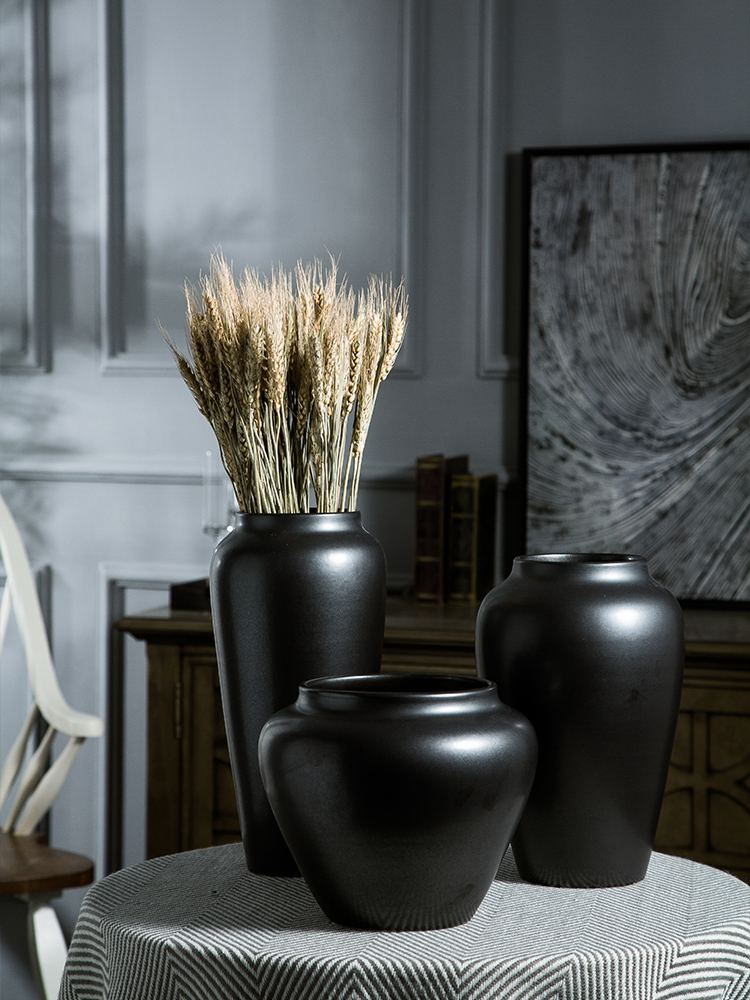 Jingdezhen ceramic vase furnishing articles coarse pottery black contracted dry flower arranging hotel retro hydroponic flower implement creative living room