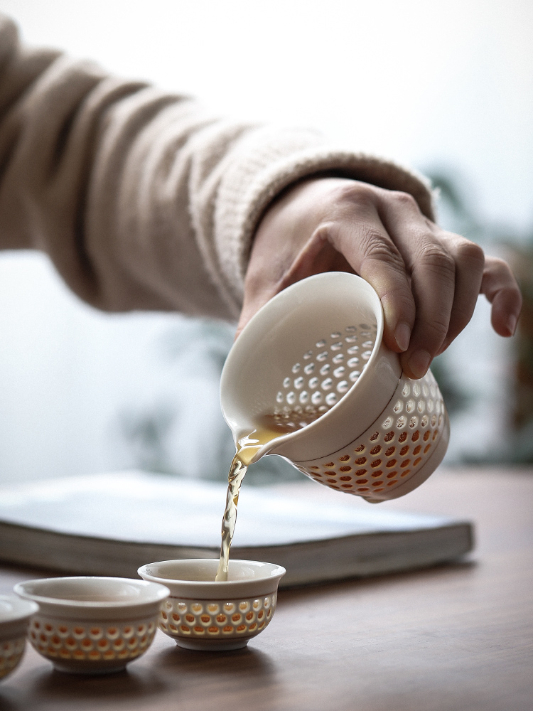 Three thousand tea tureen tea cups and exquisite porcelain kung fu tea set hollow out contracted ceramic household tea gift box