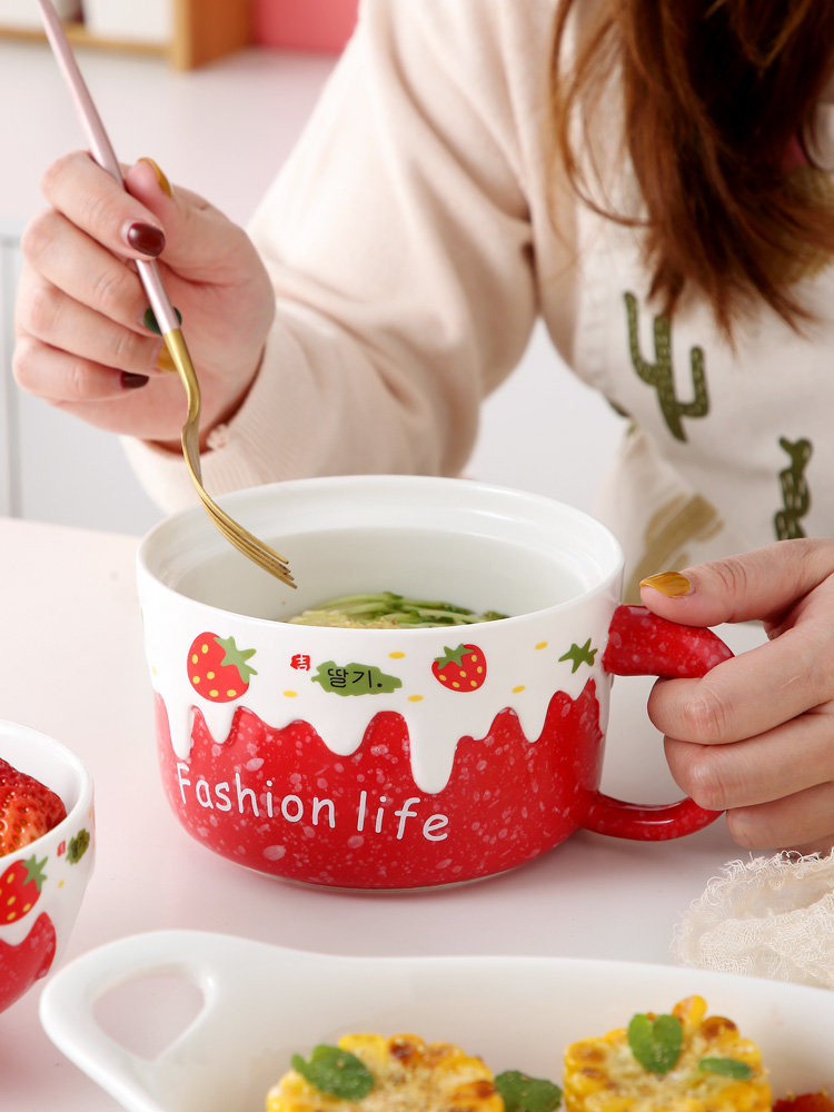 Ceramic bowl with a single, lovely strawberry students creative move eat mercifully rainbow such as bowl with cover with the handle cutlery