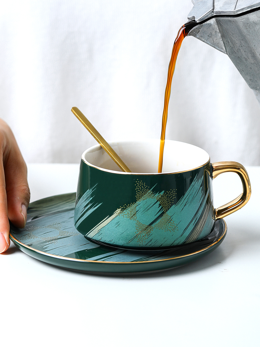 Creativity fuels the coffee cups and saucers suit boreal Europe style household stirring cup small European - style key-2 luxury afternoon tea cups