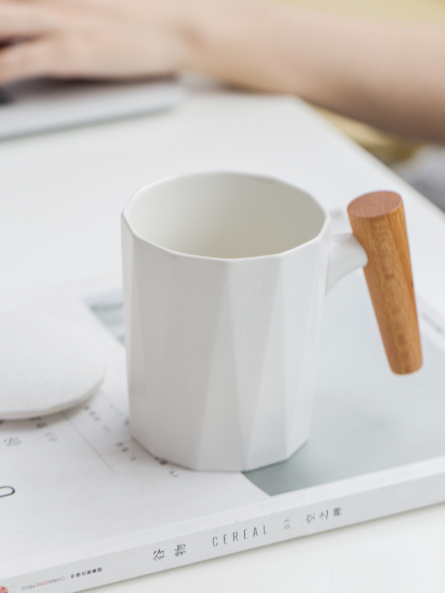 Creative Japanese mugs, lovely household ceramic cups water cup spoon retro coffee cup office cup with cover