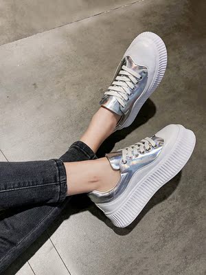 Phong cách châu Âu 2019 mùa xuân mới giày đế dày của phụ nữ Giày thời trang có cùng một đoạn thấp để giúp giày thể thao đơn giản nữ thủy triều hoang dã - Giày cắt thấp giày bitis nữ Giày cắt thấp