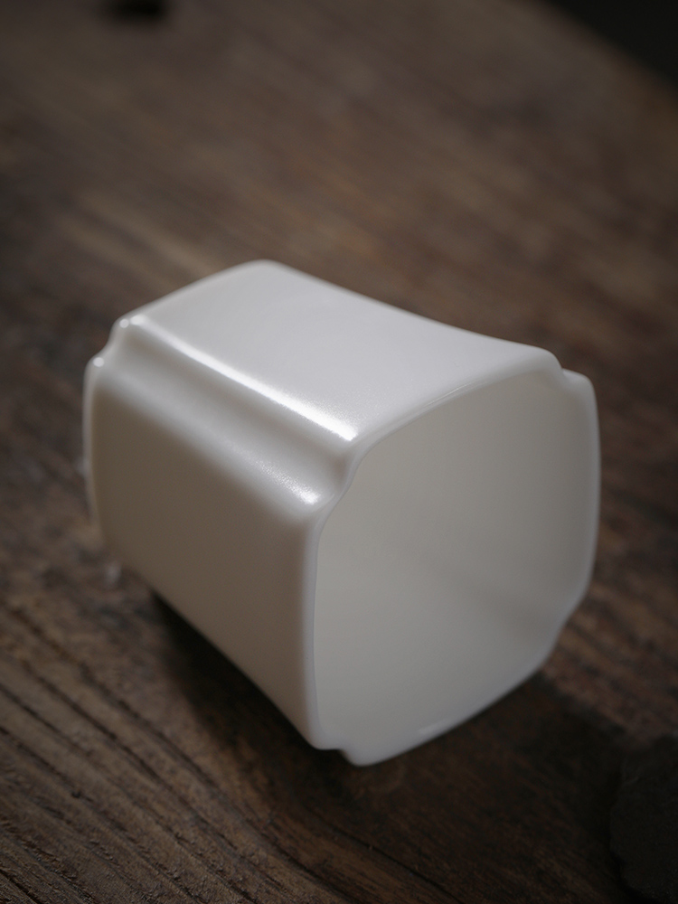 Jiangnan past dehua white porcelain teacup suet jade China ceramic kung fu tea set a single sample tea cup small square cup