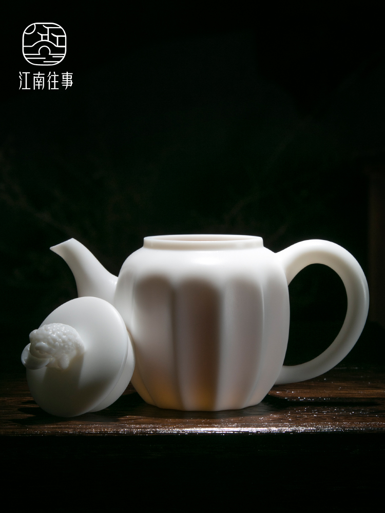 Jiangnan past small ceramic teapot Chinese white lucky spittor pot of white porcelain kung fu tea set and household teapot single pot