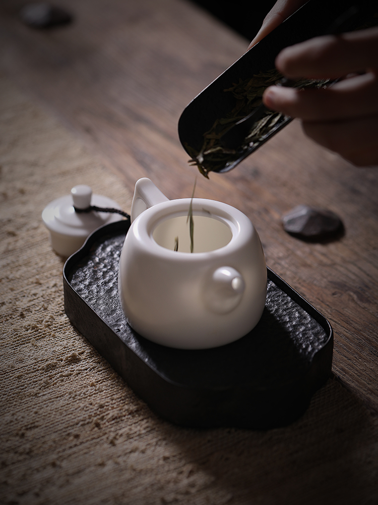 Jiangnan past China white porcelain tea set suit kung fu tea cup tea suet jade teapot 6 people