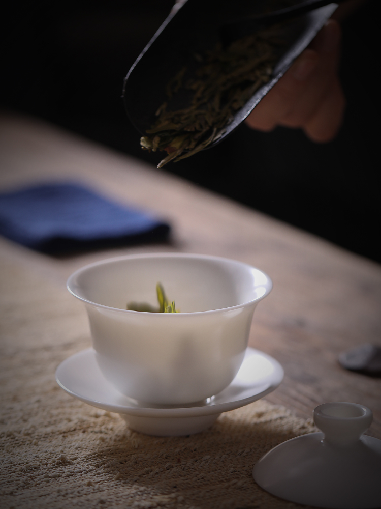 Jiangnan dehua white porcelain kunfu tea tureen suet jade porcelain cups past home only three cup of black tea tea