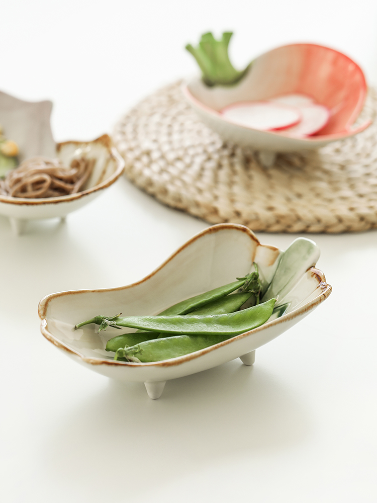 Boss on interesting and lovely small ceramic bowl of Japanese creative household single baby salad dessert bowl consisting of tableware