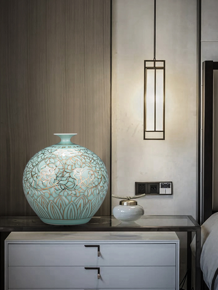 The Master of jingdezhen ceramics vase hand - made reliefs green paint pomegranate bottles of sitting room adornment office furnishing articles