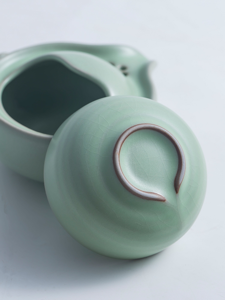 Your up crack cup a pot of 2 CPU use portable travel hand grasp pot of jingdezhen ceramic kung fu tea set CPU