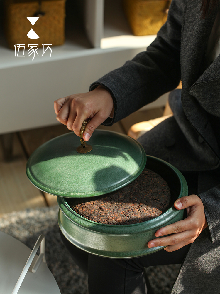 The Wu family fang xian choi puer tea pot large ceramic tea pot and POTS of tea cake store receives the ceramic pot