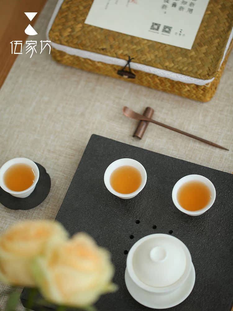 The Wu family fang white porcelain kung fu tea set tea home modern Chinese contracted tureen of pottery and porcelain of a complete set of cups