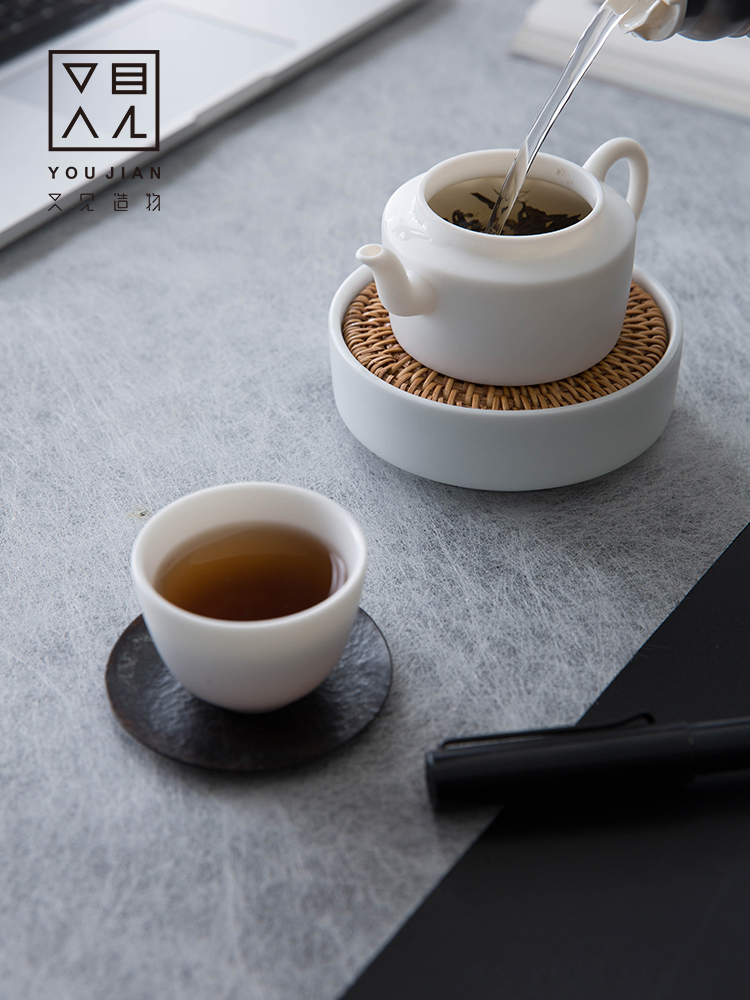 The Receive and creation of portable travel kung fu tea set ceramic cups single pot home a pot of two cups of the teapot