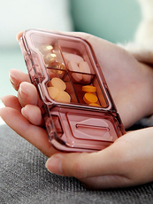 Вырезать наркотиков 切药器小药盒药盒药片分装小号迷你便携防潮密封碎药器药丸切割器