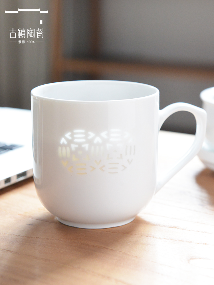 Enterprise custom jingdezhen ceramics with cover hollow out filtering and exquisite flowers office cup tea cups tea cup