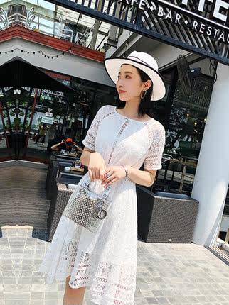 芊菡2018夏季新款裙子镂空蕾丝连衣裙赫本小