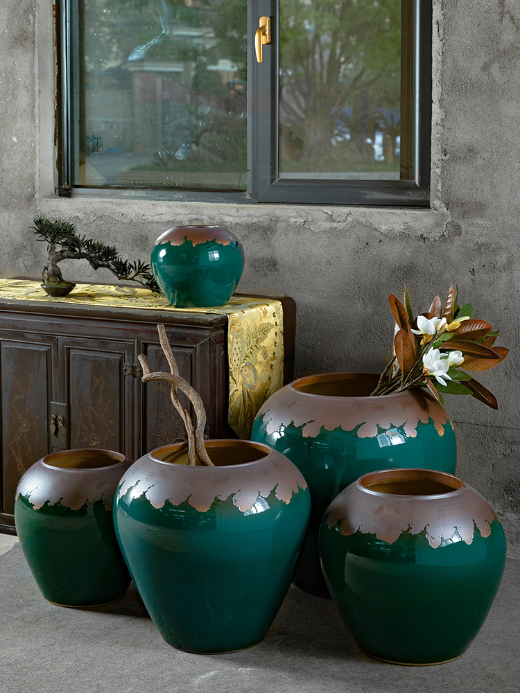 Retro nostalgia of jingdezhen ceramics of large vases, flower arranging place decoration to the hotel villa living room dry flower POTS