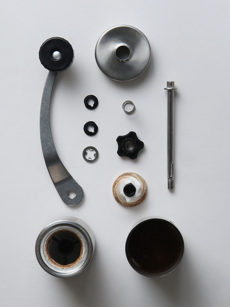 About Nine soil loom, grinding coffee beans is work with simple small ceramic grinding core is solid and durable stainless steel coffee machine