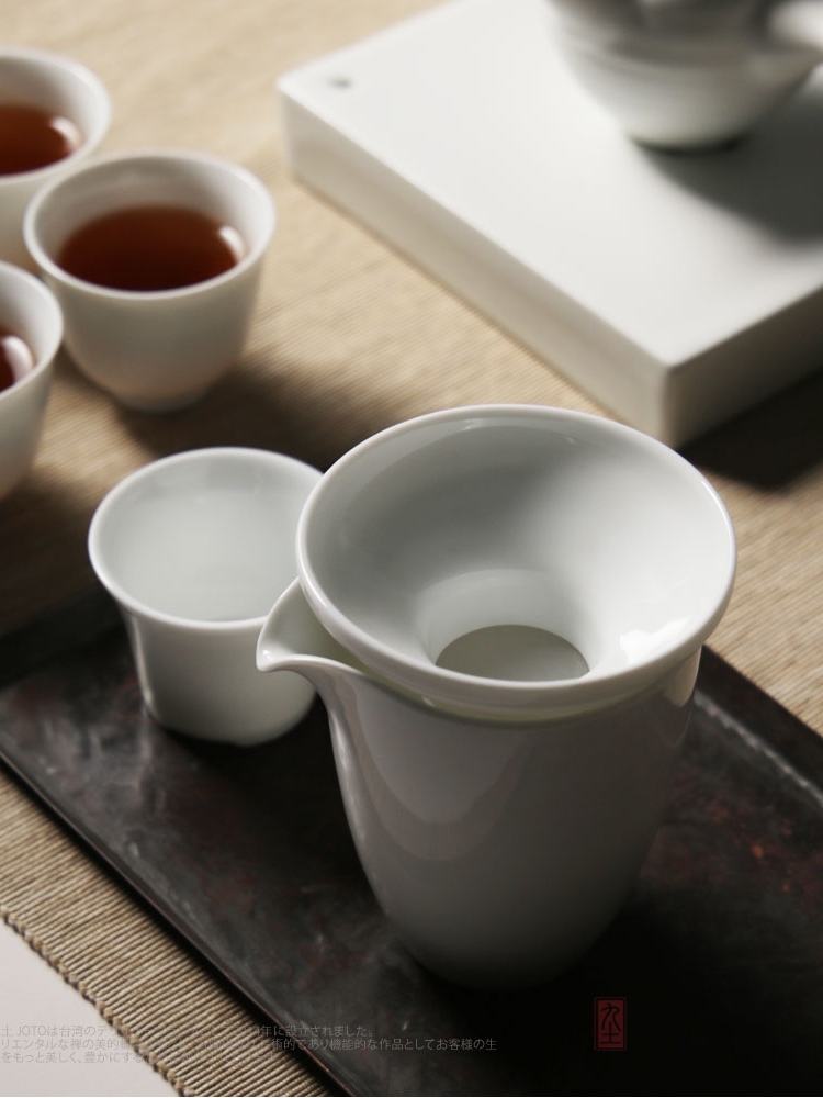 About Nine soil sweet white porcelain tea filter kunfu tea accessories zen tea utensils) bowl of tea filter ceramic breakdown net