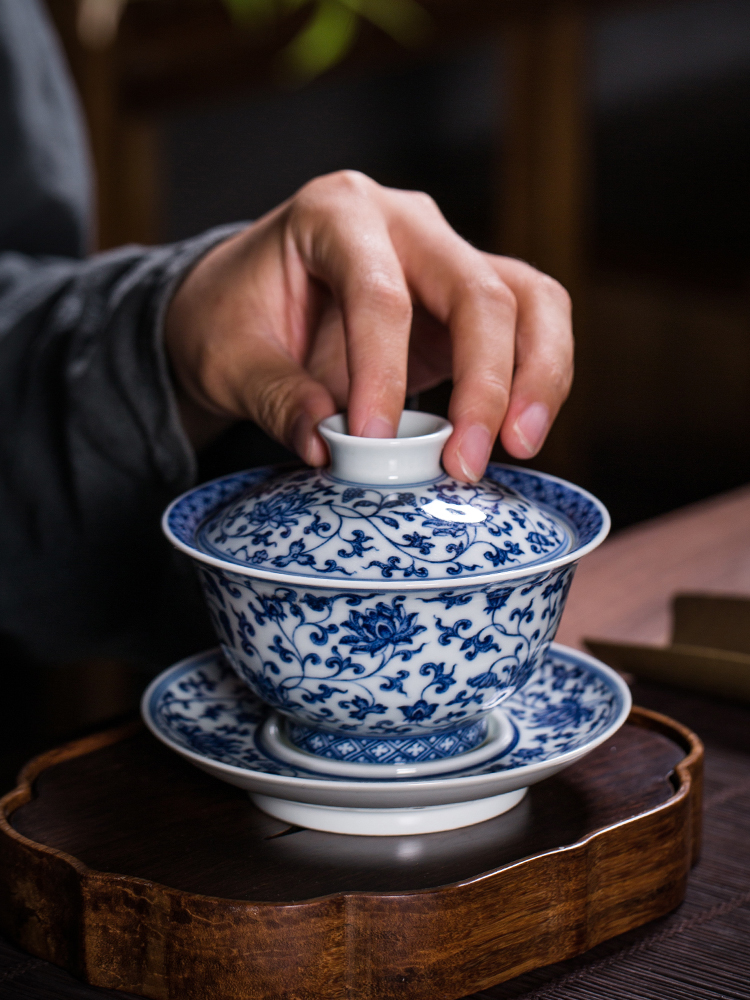 Tureen tea cups of jingdezhen blue and white maintain large hand - made ceramic tea bowl bound branch lotus three Tureen pure manual