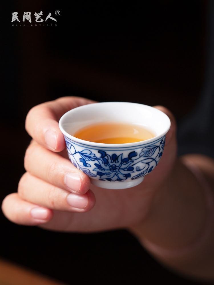 Put the lotus flower sample tea cup of jingdezhen ceramic hand - made master cup single cup blue kung fu tea cups, small bowl