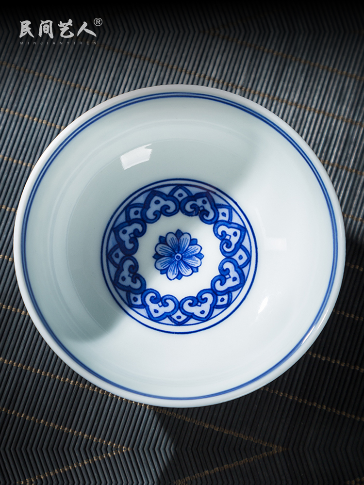 Jingdezhen blue and white tie up branch lotus archaize ceramic masters cup hand - made use of kung fu tea cups single cup sample tea cup