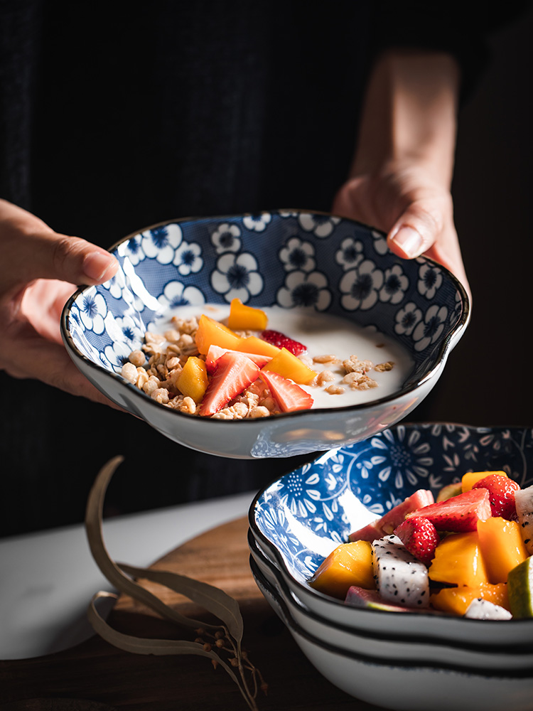 Creative special - shaped plate LIDS, western - style food dish wavy name plum flower ceramic plate household FanPan compote dish