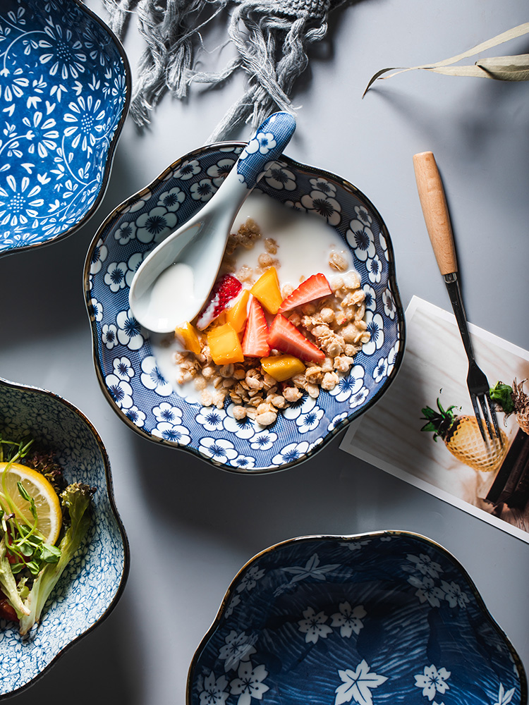Creative special - shaped plate LIDS, western - style food dish wavy name plum flower ceramic plate household FanPan compote dish