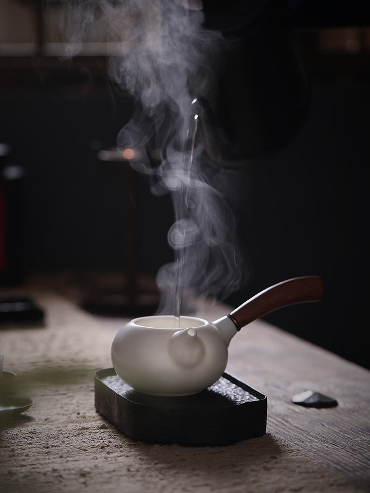 Jiangnan past China white porcelain little teapot suet jade teapot ceramic kung fu tea set single pot side put the pot
