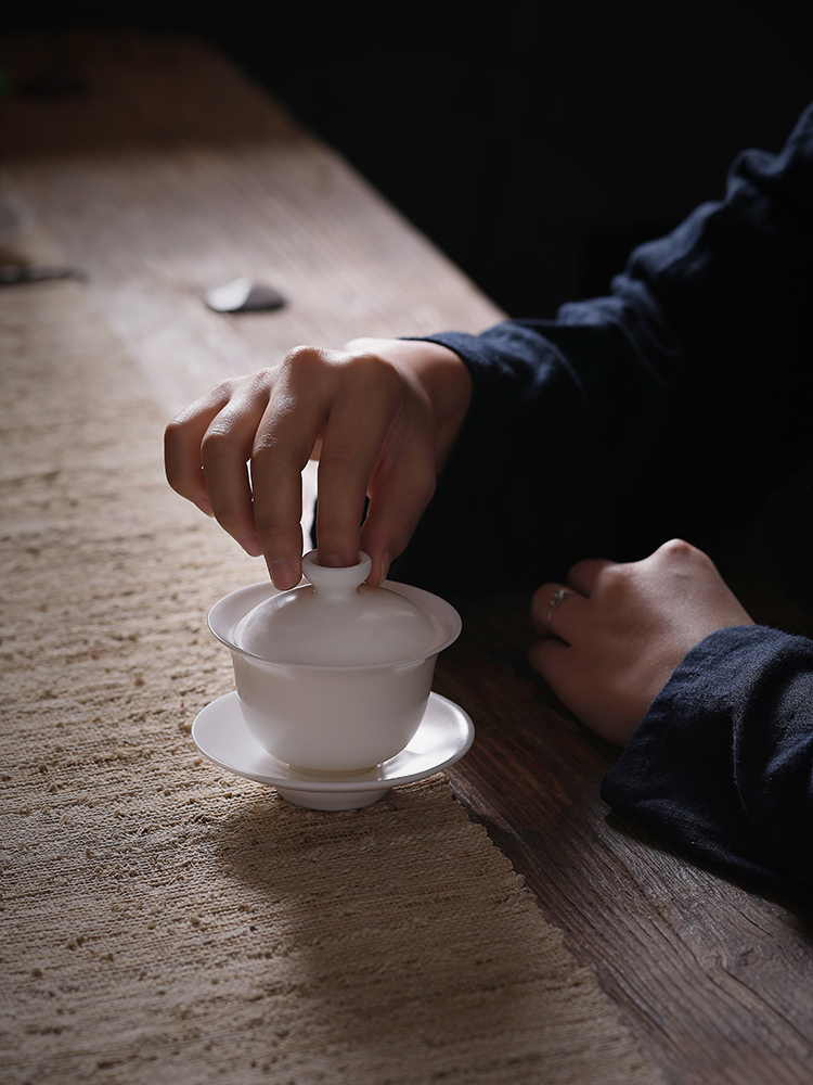 Jiangnan dehua white porcelain kunfu tea tureen suet jade porcelain cups past home only three cup of black tea tea