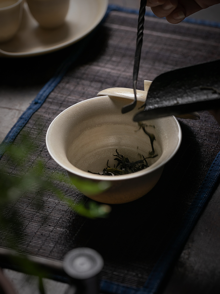 Jiangnan past manual plant ash glaze ceramic bowl tureen kung fu tea tea cup to burn only three cups of household