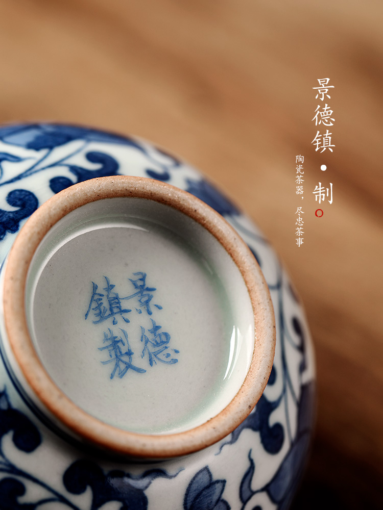 Blue and white master of jingdezhen ceramic tea set a cup of pure manual kung fu tea sample tea cup single CPU antique hand - made of lotus