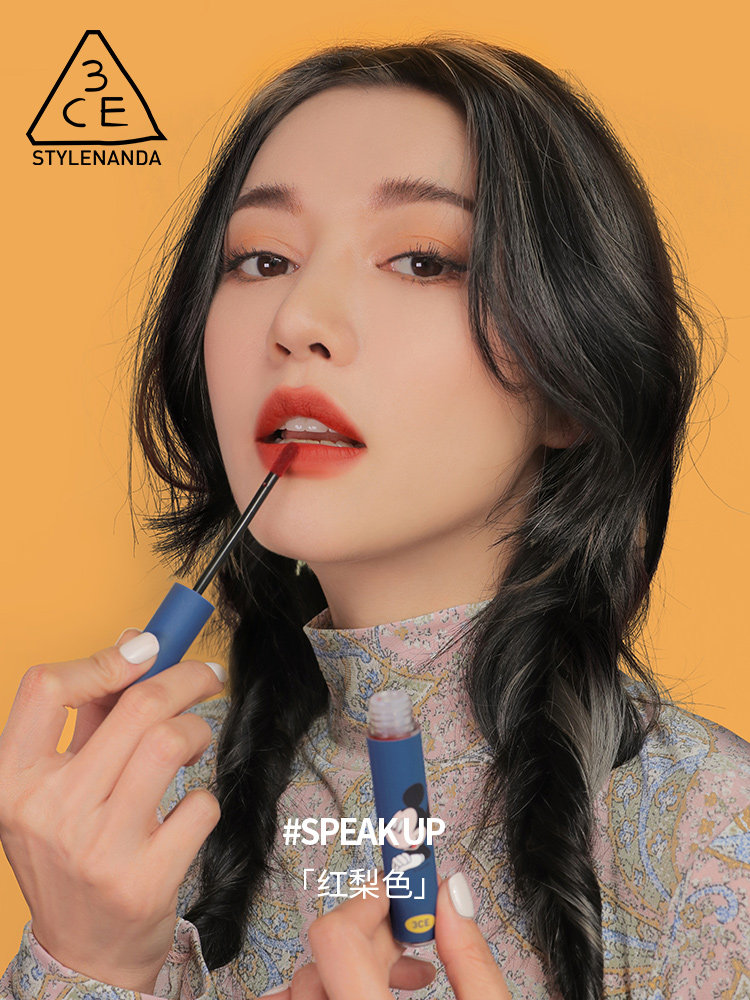 3CE 三熹玉 迪士尼限定版 丝绒哑光唇釉 *2件 ¥165包邮(需20元定金)多色可选 赠送化妆镜+刷包+mini口红