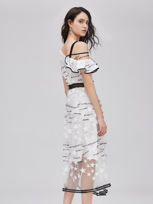 Ngôi sao có cùng một đoạn Miss COCOON2019 hè mới của phụ nữ áo dài tay lệch vai hoa sen - Váy eo cao 	váy dây buộc eo Váy eo cao