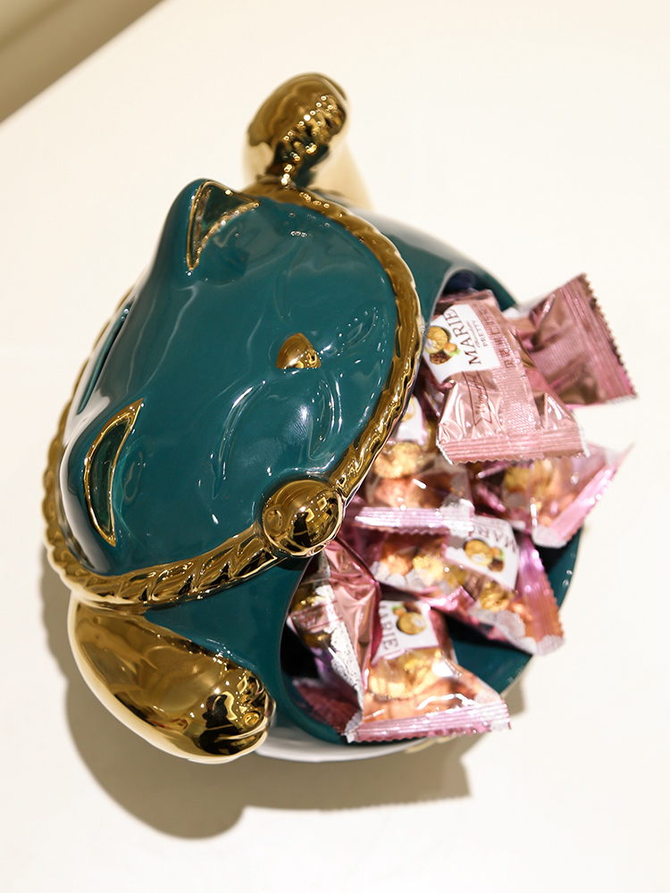 Creative plutus cat ceramic furnishing articles sitting room keys remote control to receive a cookie jar desktop home decoration
