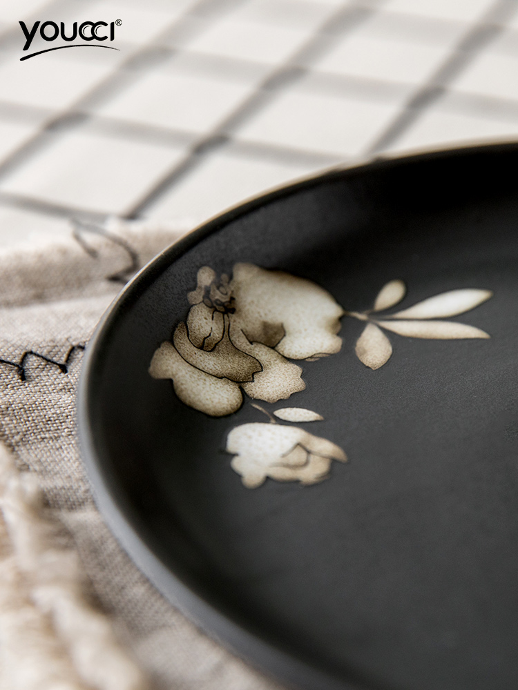 Japanese ceramics circular plate household dish plate small dishes dumplings plate black ipads plate tableware creative breakfast tray