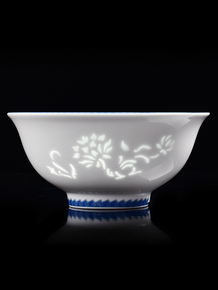 Ancient town of jingdezhen ceramic dishes suit Chinese style and exquisite wedding gift box blue and white porcelain tableware household set of dishes