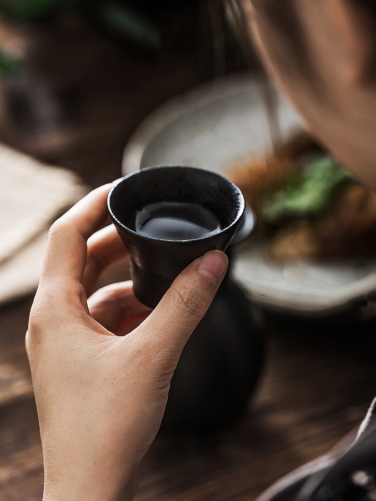 Black Japanese the qing hip suits for domestic high - grade ceramic wine liquor fenjiu pot of yellow rice wine points of customization