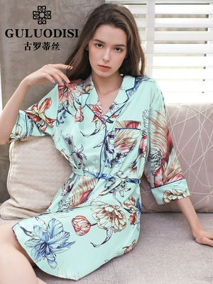 Gu Luo Ti Si đồ ngủ lụa lụa nặng cho phụ nữ mùa xuân và mùa thu in phun dài tay kích thước lớn áo ngủ lỏng - Đêm đầm váy cho người trung niên Đêm đầm